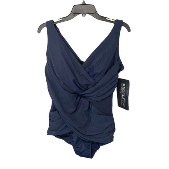 NWT Miraclesuit | Midnight Plus Size Crossover One Piece Swimsuit 18W - Picture 5 of 7